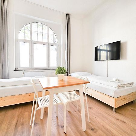 Raj Living - Studio Wohnungen - 15 Min Zur Messe Dus ดุสเซลดอร์ฟ ภายนอก รูปภาพ