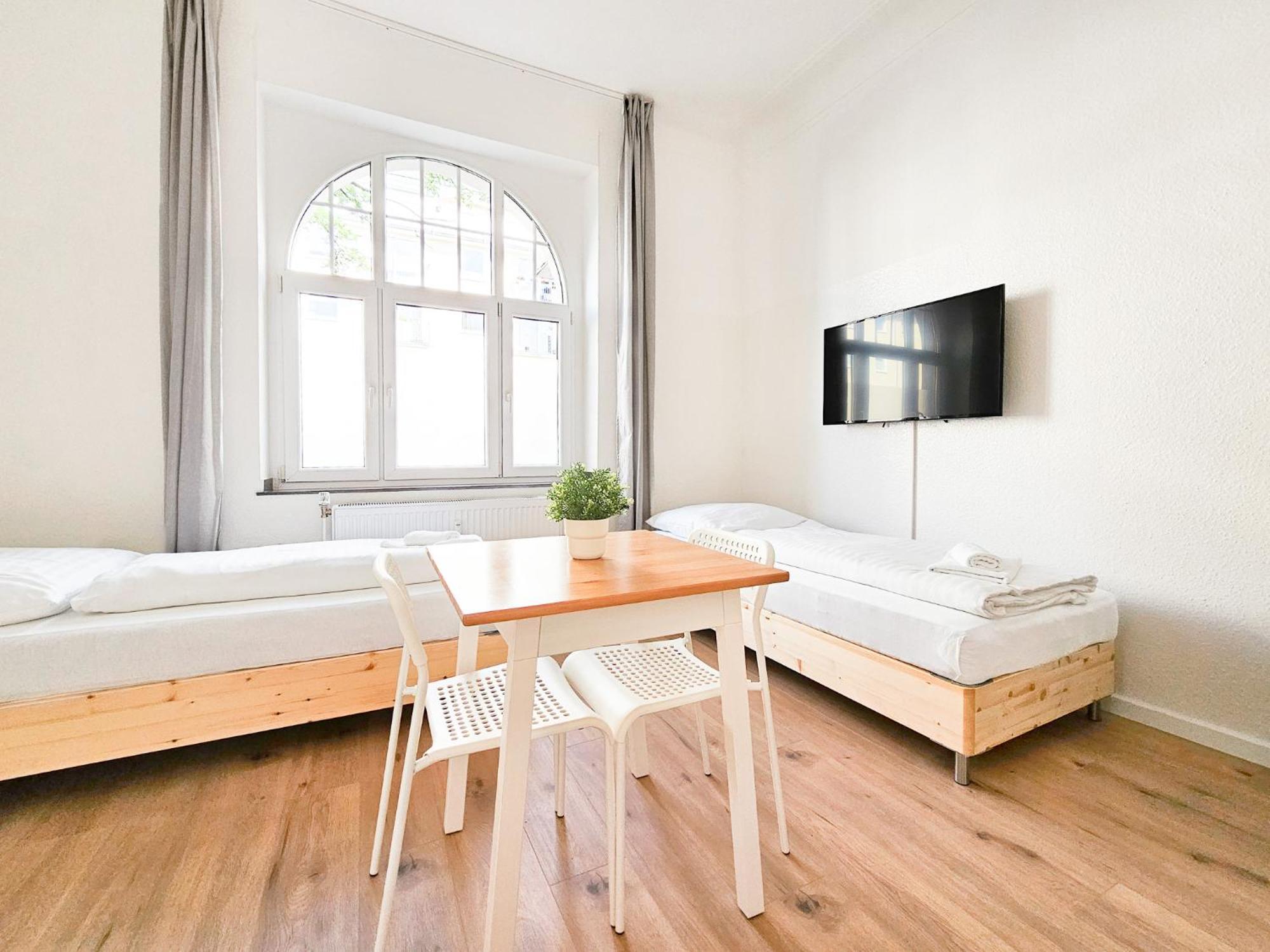Raj Living - Studio Wohnungen - 15 Min Zur Messe Dus ดุสเซลดอร์ฟ ภายนอก รูปภาพ