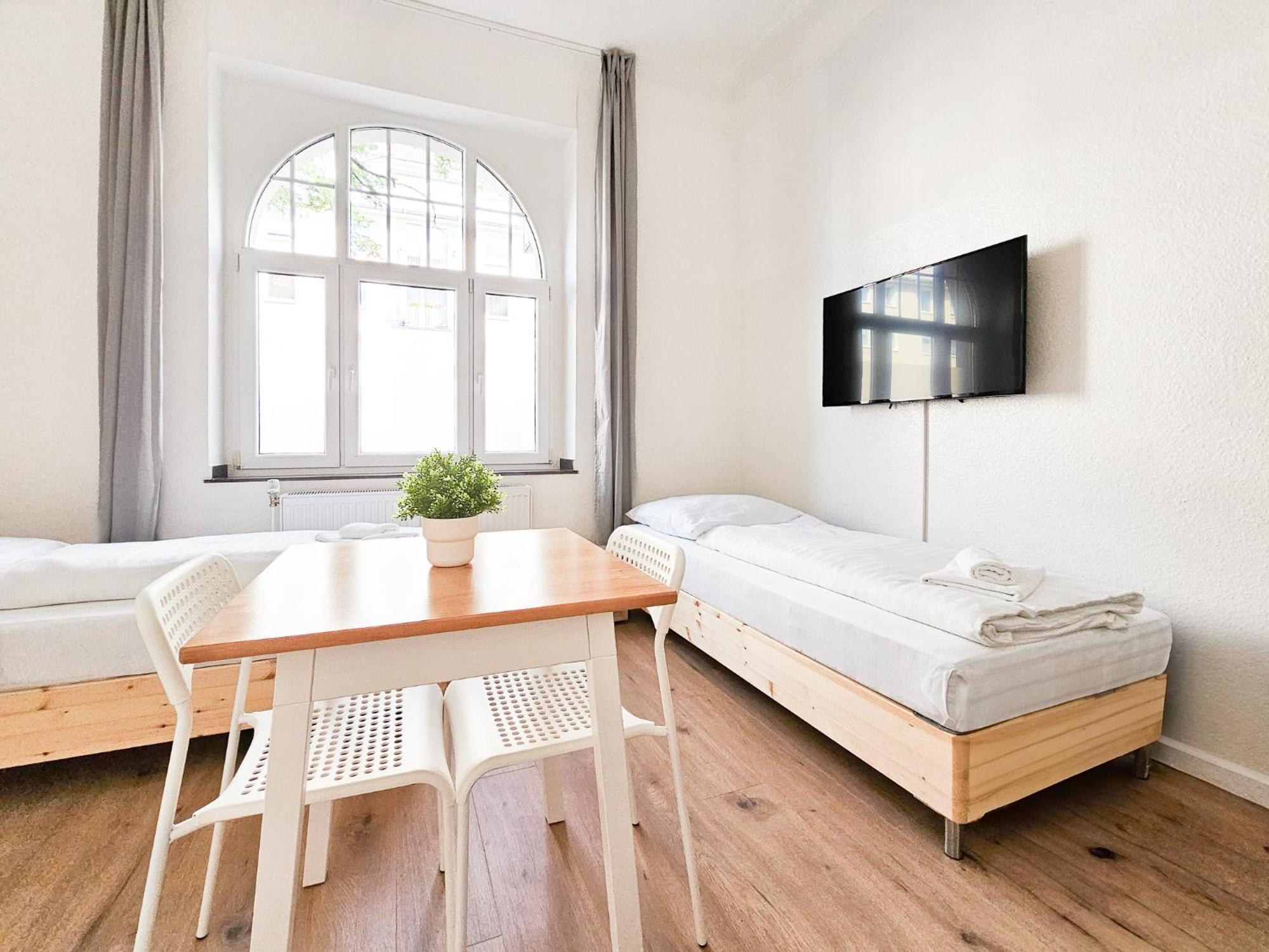 Raj Living - Studio Wohnungen - 15 Min Zur Messe Dus ดุสเซลดอร์ฟ ภายนอก รูปภาพ